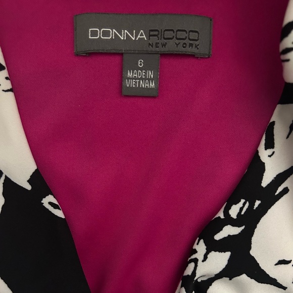 V neck black and white “Donna Ricco” New York mid sleeve dress - Picture 5 of 5